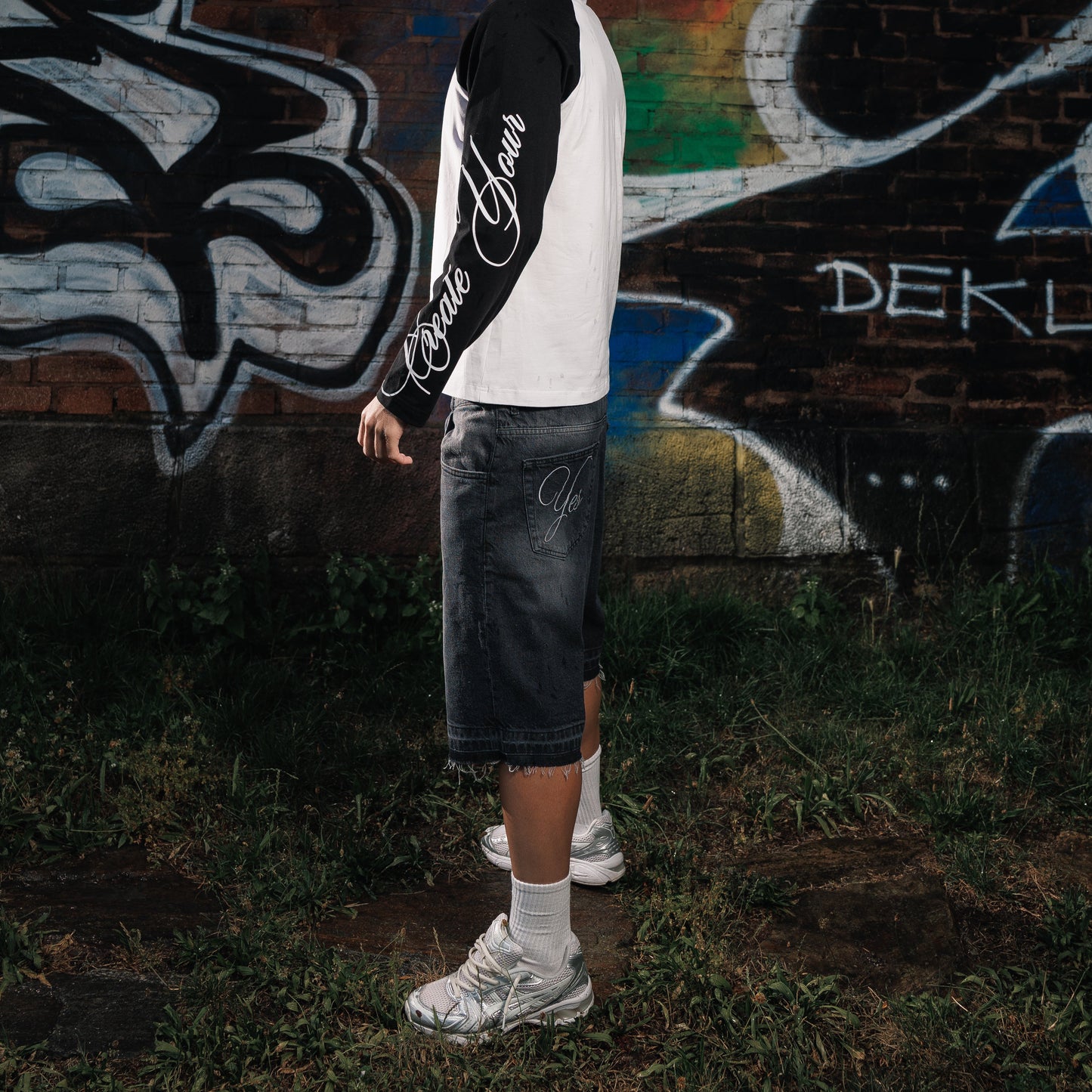 "YES SIR" WASHED BLACK JORTS
