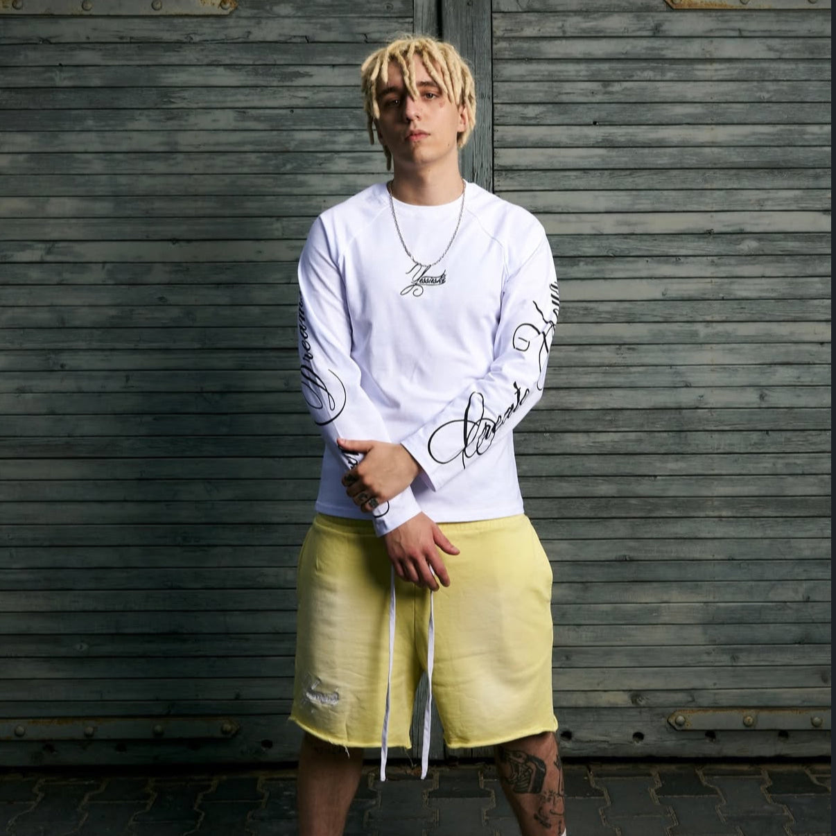 "YESSIRSKIII" SPRAY YELLOW SHORTS